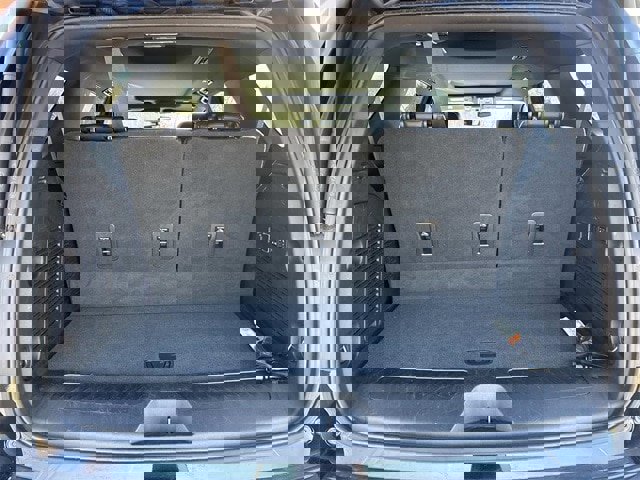 Used 2021 GMC Yukon SLT w/ SLT Premium Package image 12