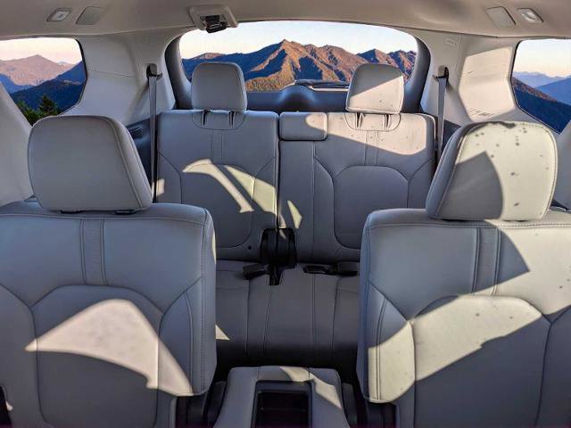 Used 2025 Honda Pilot EX-L image 24