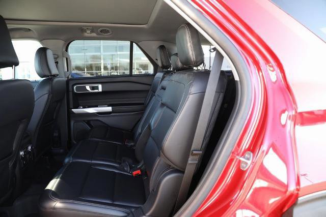 Certified 2021 Ford Explorer XLT w/ Equipment Group 202A image 27