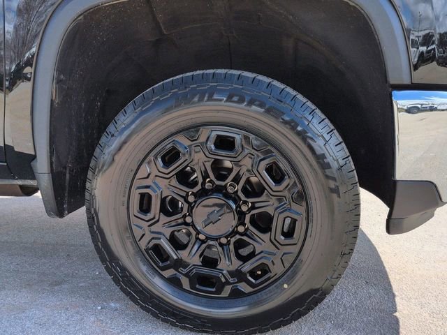Used 2024 Chevrolet Silverado 2500 LTZ w/ LTZ Convenience Package image 12