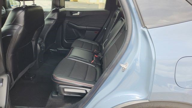 Certified 2025 Ford Escape ST-Line Select AWD/4WD image 27