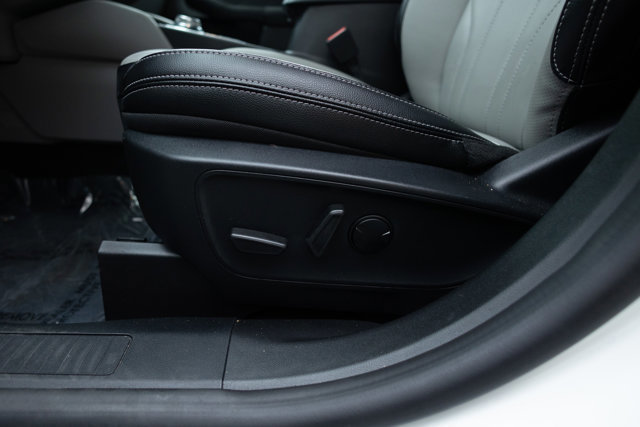 Certified 2025 Ford Escape Platinum w/ Premium Technology Package image 13