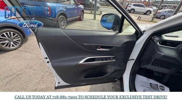 Used 2023 Toyota Venza Nightshade image 6