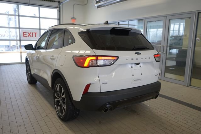Certified 2022 Ford Escape SE w/ SE Sport Appearance Package image 11