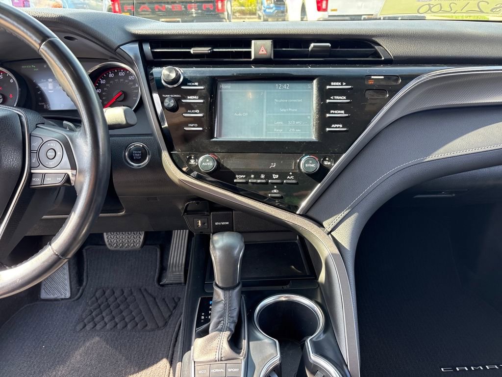 Used 2018 Toyota Camry XSE image 22