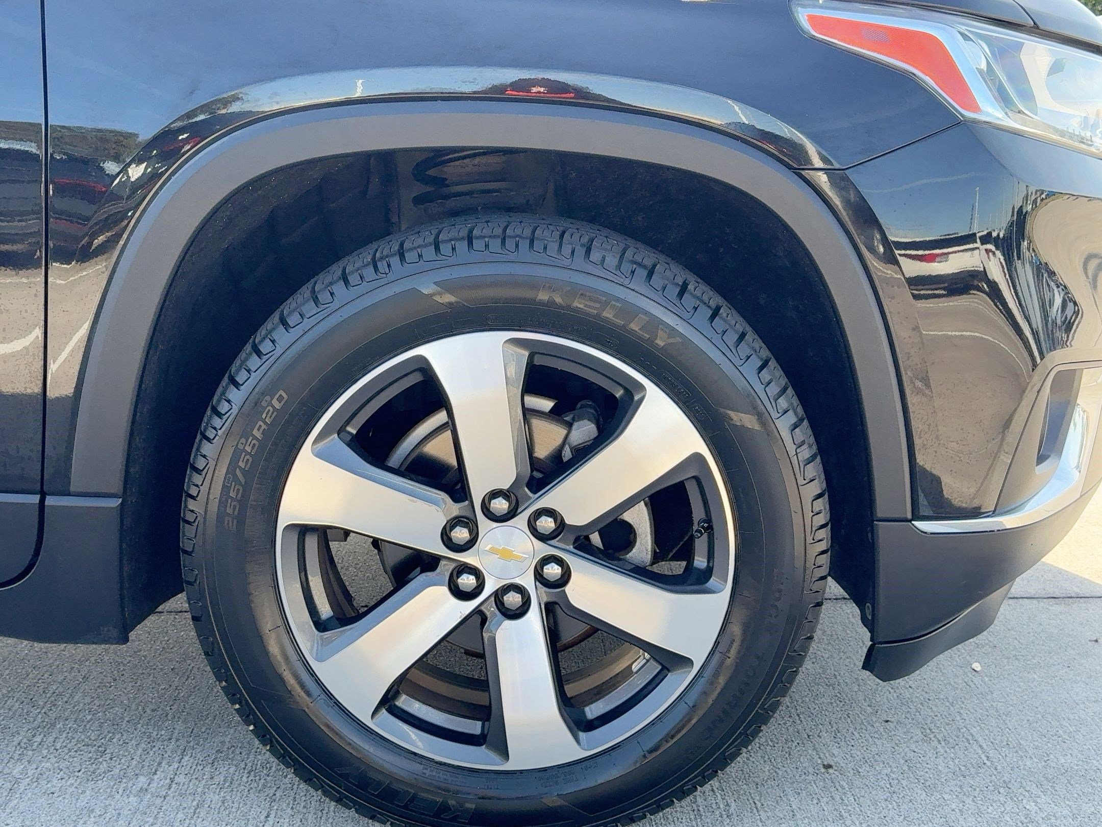 Used 2018 Chevrolet Traverse LT image 12