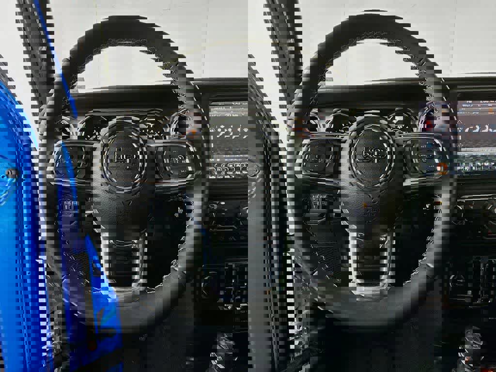 Used 2022 Jeep Wrangler Unlimited Sahara image 15