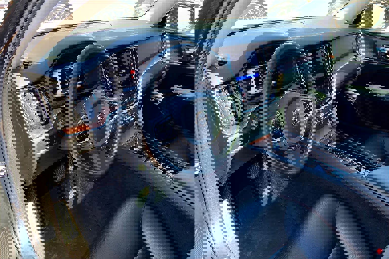 Used 2023 Volvo S60 B5 Plus image 18