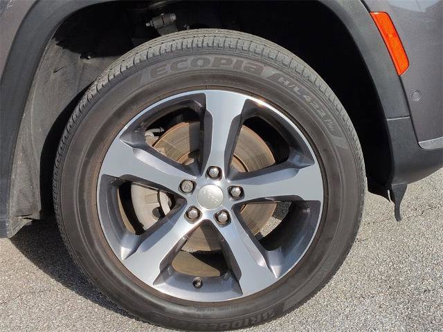 Used 2023 Jeep Grand Cherokee L Limited w/ Luxury Tech Group II image 10