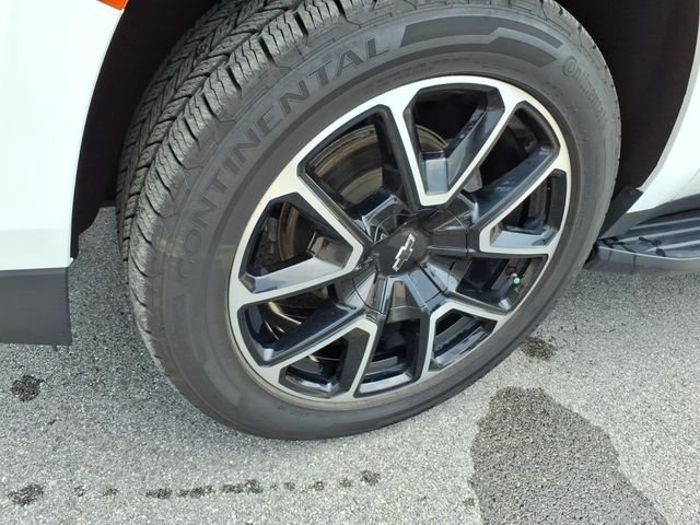 Used 2023 Chevrolet Suburban RST AWD/4WD image 6