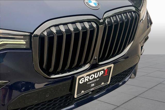 Used 2021 BMW X7 M50i w/ Dynamic Handling Package AWD/4WD image 32