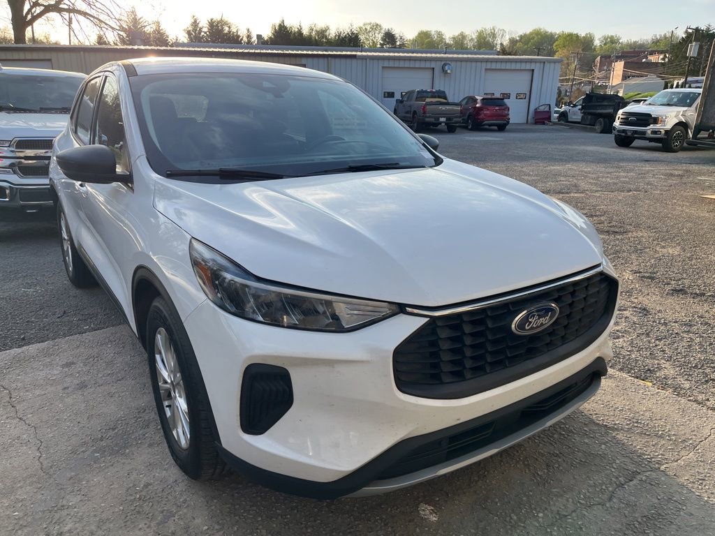Certified 2023 Ford Escape Active w/ Cold Weather Package image 2