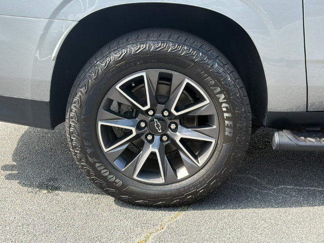 Used 2023 Chevrolet Suburban Z71 w/ Z71 Off-Road Package AWD/4WD image 19