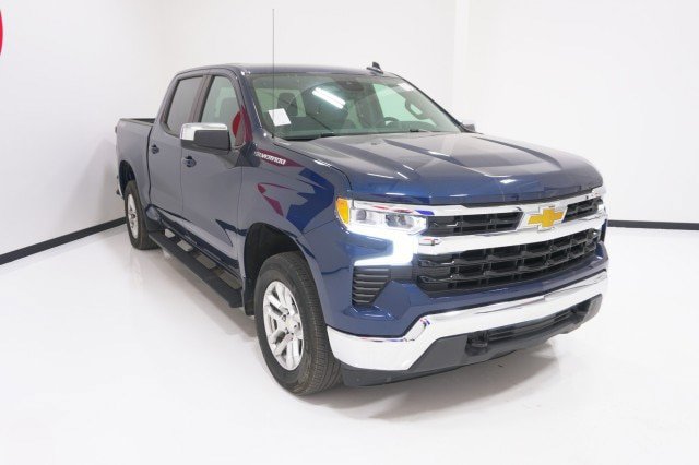 Used 2023 Chevrolet Silverado 1500 LT AWD/4WD image 3
