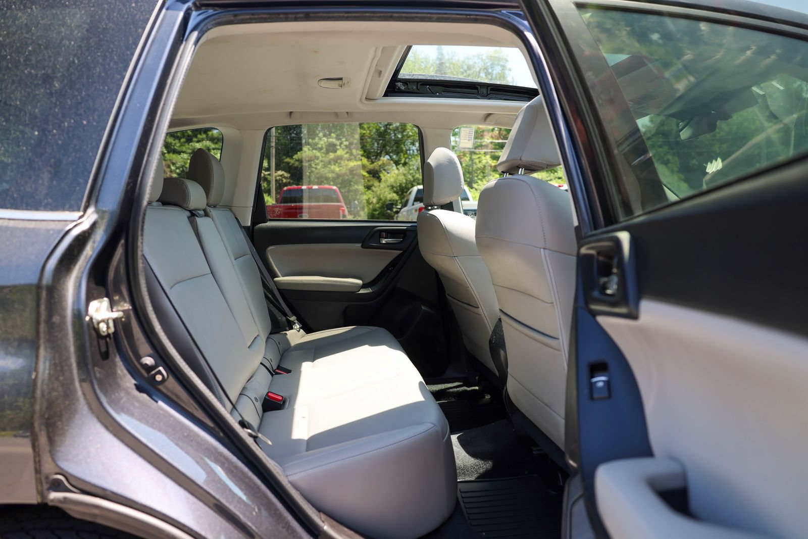 Used 2018 Subaru Forester 2.5i Limited AWD/4WD image 11