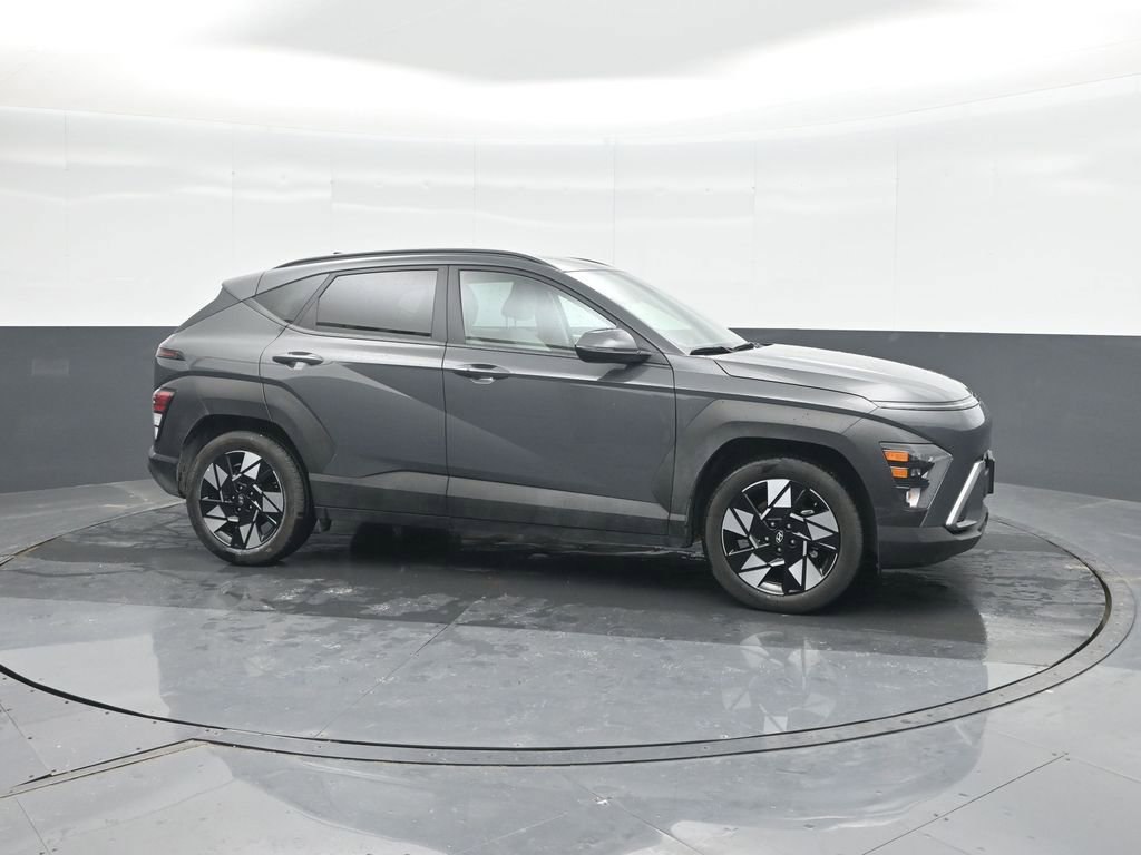 Used 2025 Hyundai Kona SEL FWD image 11