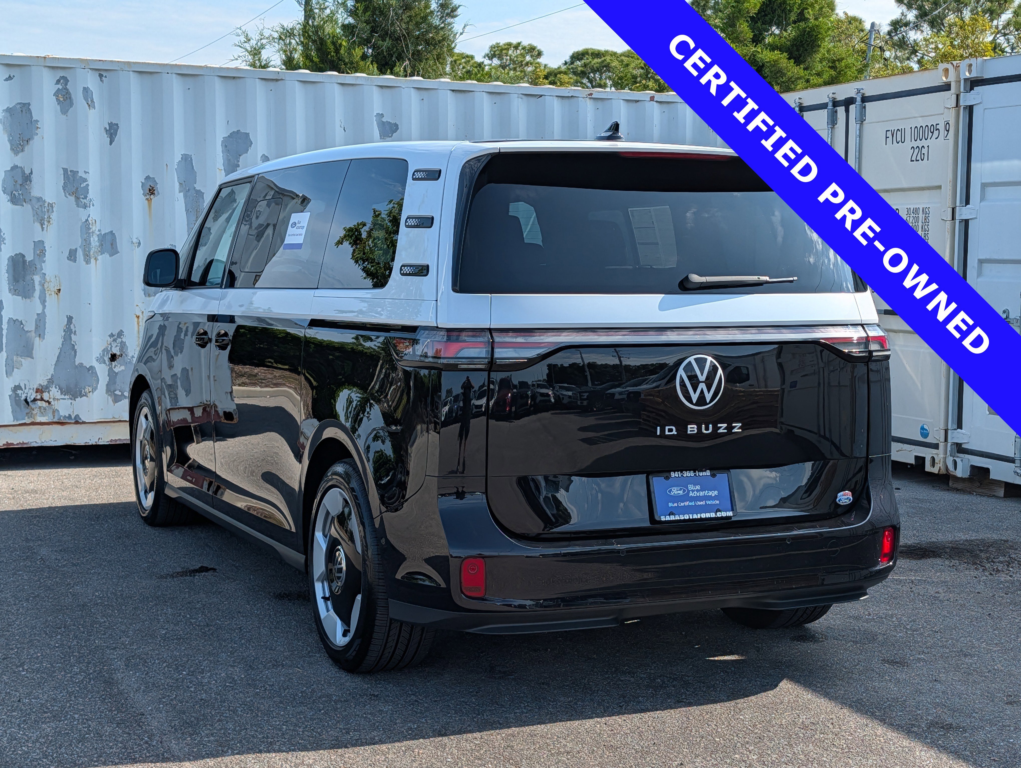 Used 2025 Volkswagen ID. Buzz Pro S RWD image 6