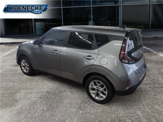 Used 2024 Kia Soul LX w/ Option Group 015 FWD image 3
