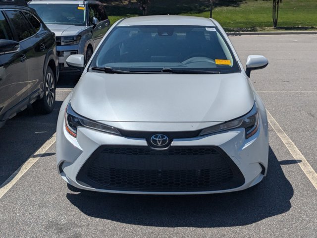 Used 2022 Toyota Corolla LE FWD image 2
