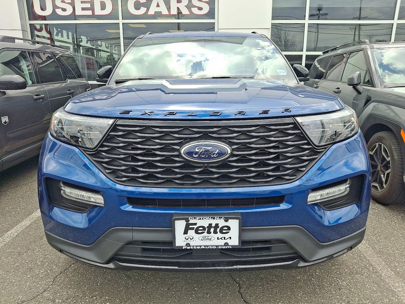 Certified 2023 Ford Explorer ST-Line AWD/4WD image 2