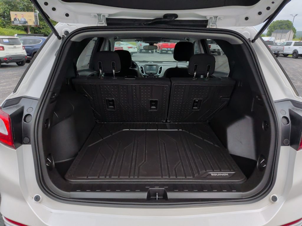 Used 2018 Chevrolet Equinox LT w/ LPO, Floor Liner Package AWD/4WD image 11