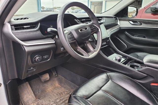 Used 2023 Jeep Grand Cherokee L Limited w/ Luxury Tech Group II image 9