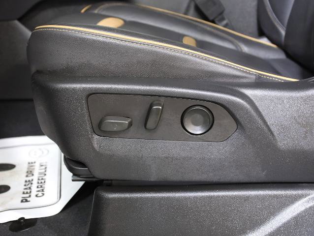 Used 2022 GMC Yukon XL AT4 w/ Technology Package image 23