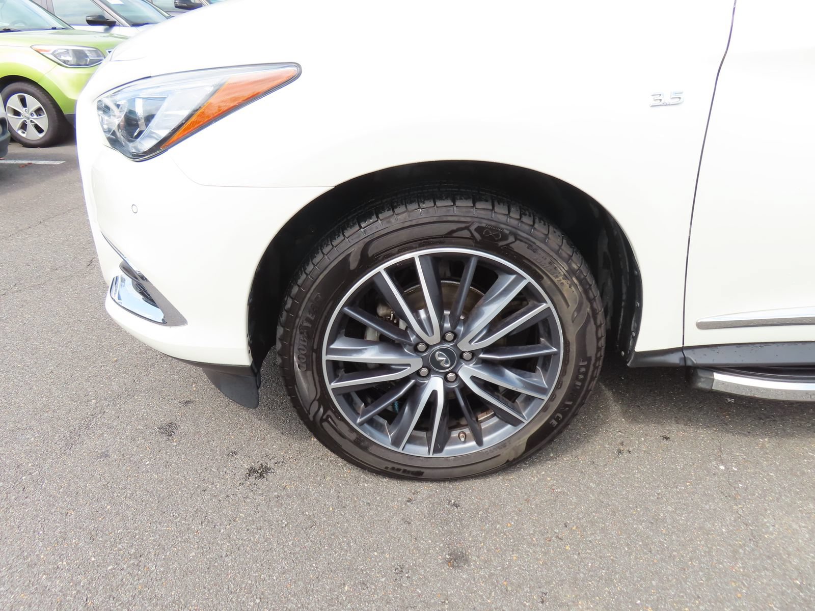 Used 2018 INFINITI QX60 Luxe w/ Deluxe Technology Package AWD/4WD image 11