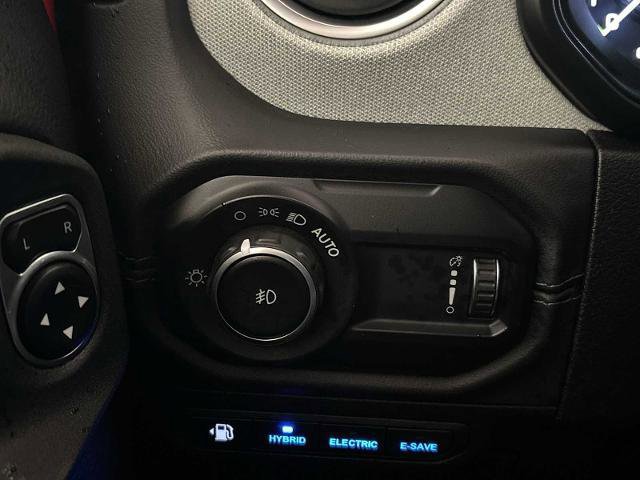 Used 2025 Jeep Wrangler Unlimited Sahara w/ Safety Group AWD/4WD image 16