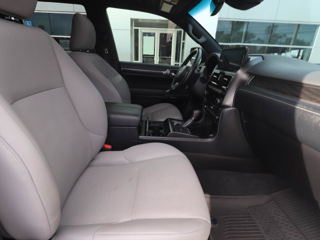 Used 2023 Lexus GX 460 w/ Black Line Special Edition AWD/4WD image 14