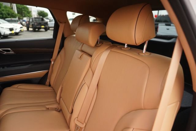 Used 2022 Genesis GV80 2.5T w/ Prestige Package 05 RWD image 14