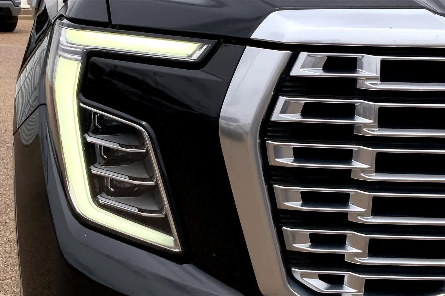Used 2025 GMC Yukon XL Denali AWD/4WD image 28