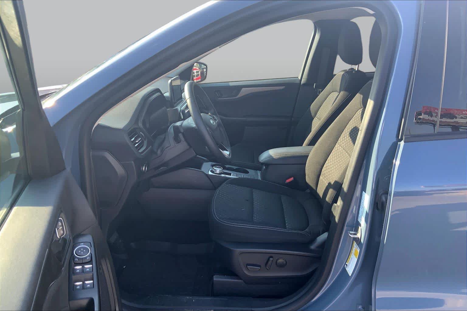 Certified 2024 Ford Escape Active FWD image 8