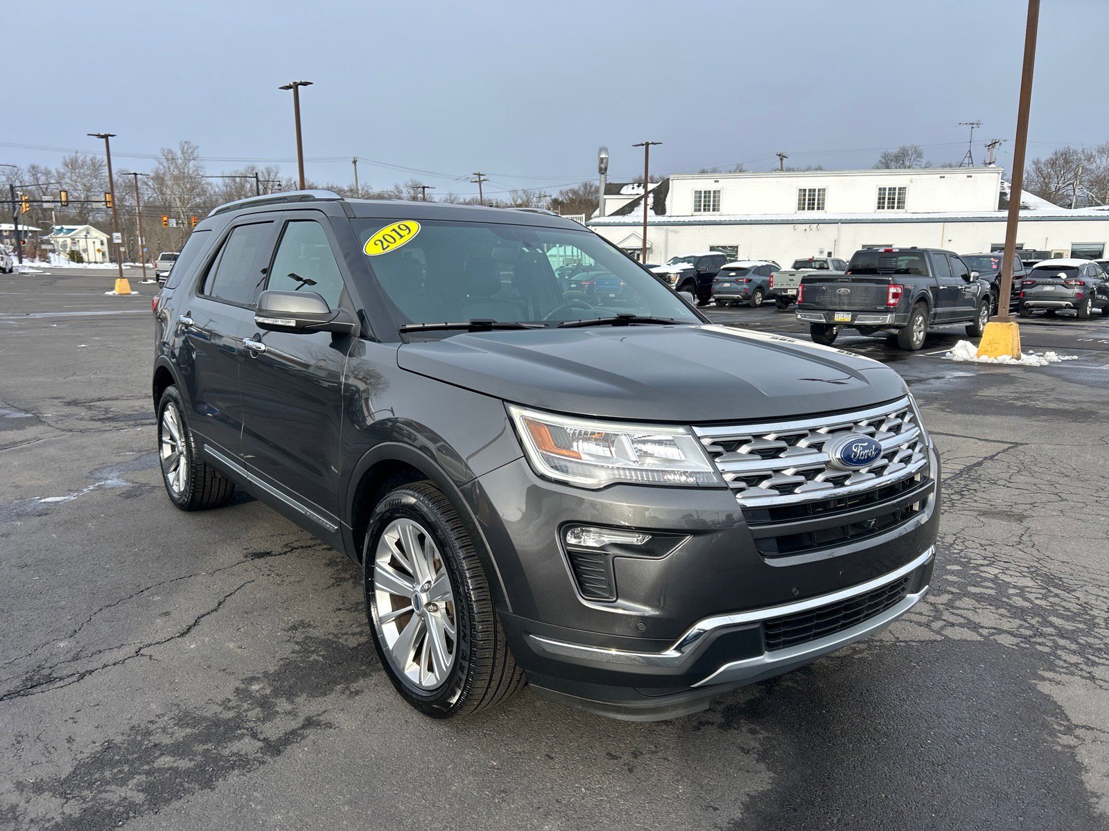 Certified 2019 Ford Explorer Limited w/ Class III Trailer Tow Package image 24