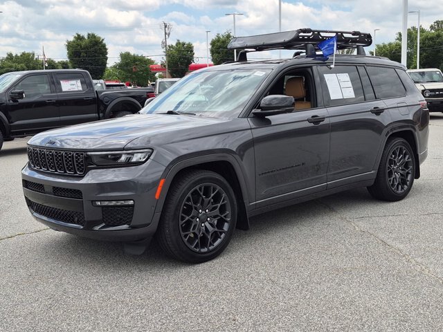 Used 2023 Jeep Grand Cherokee L Summit w/ Advanced Protech Group IV AWD/4WD image 8