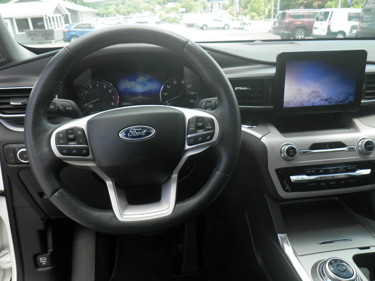 Certified 2024 Ford Explorer XLT w/ Equipment Group 202A AWD/4WD image 18