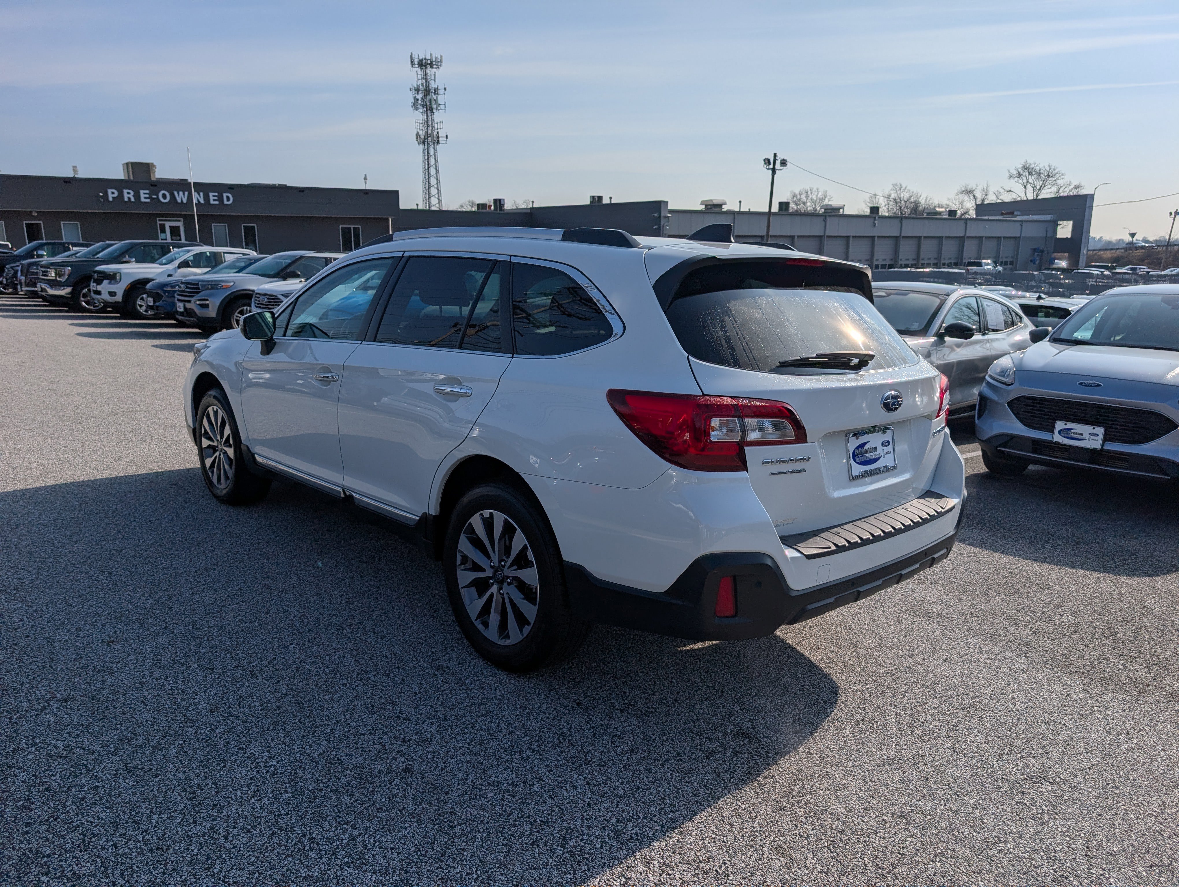 Used 2018 Subaru Outback 2.5i Touring image 5