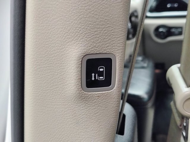 Used 2020 Chrysler Pacifica Limited FWD image 26