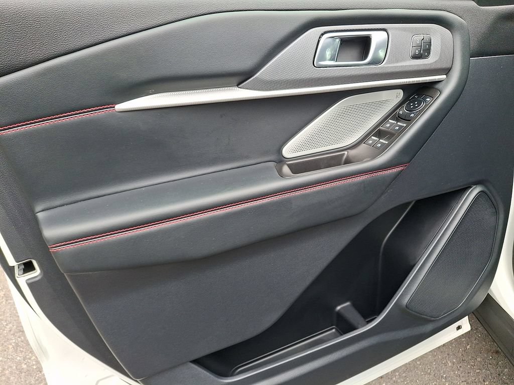 Certified 2025 Ford Explorer ST AWD/4WD image 14
