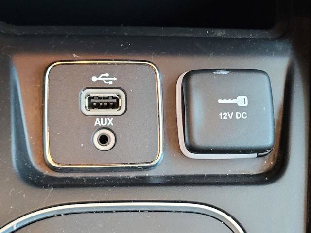 Used 2019 Jeep Cherokee Latitude w/ Popular Appearance Group FWD image 15