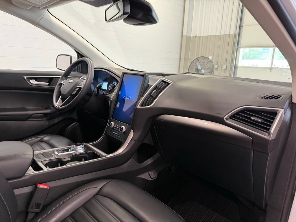 Certified 2024 Ford Edge SEL w/ Convenience Package AWD/4WD image 35