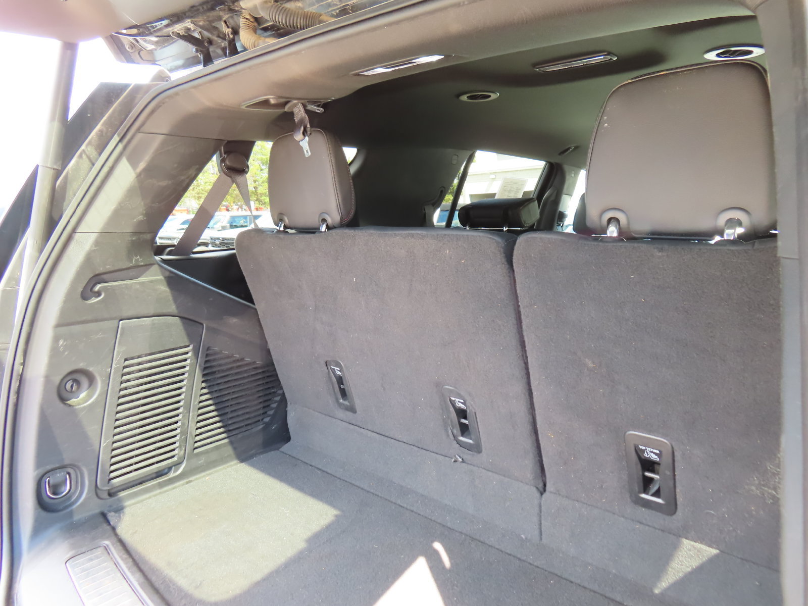 Used 2023 Chevrolet Tahoe RST w/ Luxury Package AWD/4WD image 38