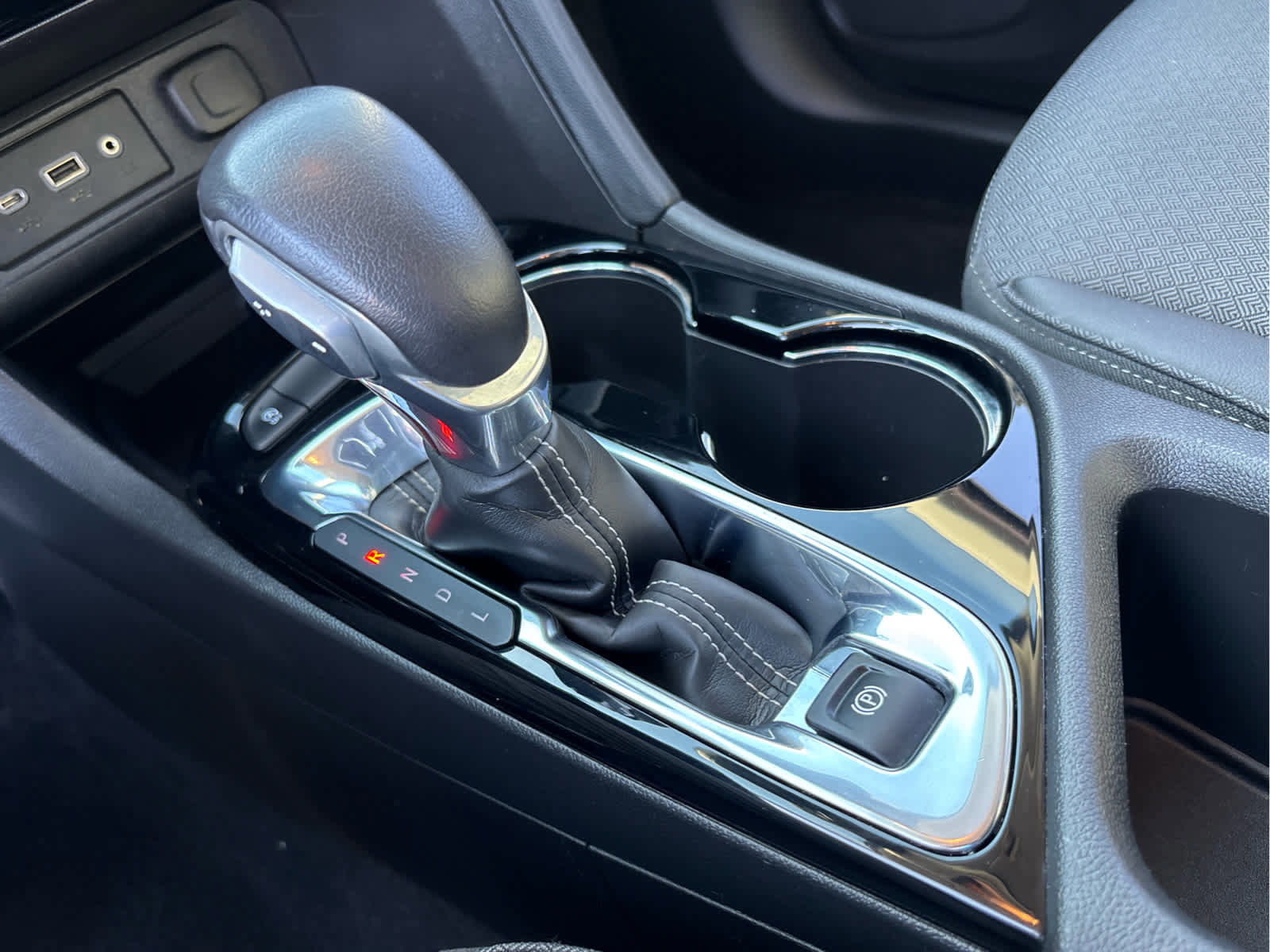 Used 2023 Buick Encore GX Select w/ Sport Touring Package image 23