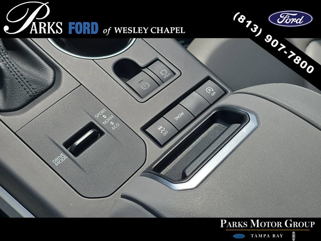 Used 2022 Toyota Highlander XLE FWD image 27