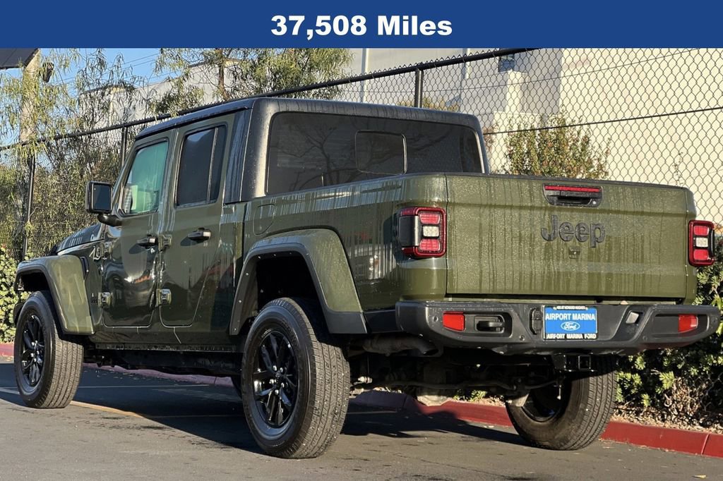 Used 2021 Jeep Gladiator Sport image 6