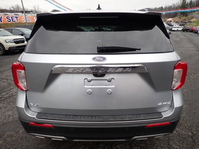 Certified 2023 Ford Explorer XLT w/ Equipment Group 202A image 3