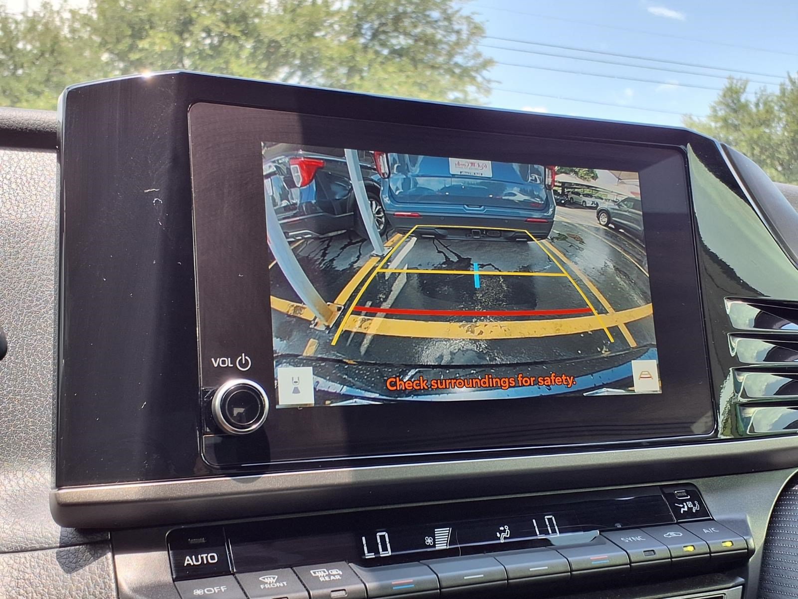 Used 2025 Toyota Camry SE FWD image 17