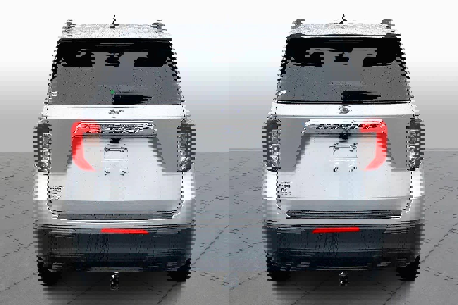 Certified 2023 Ford Explorer XLT image 2