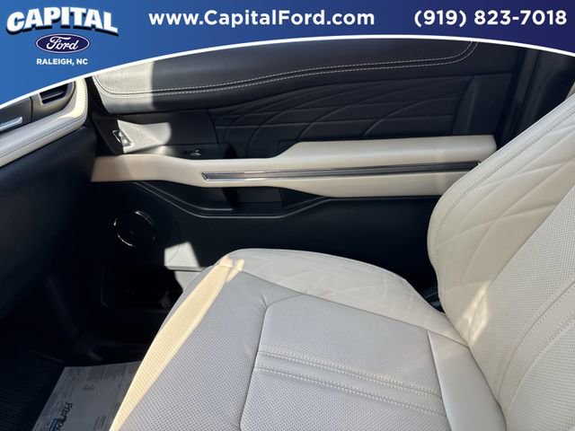 Certified 2023 Ford Expedition Platinum image 29