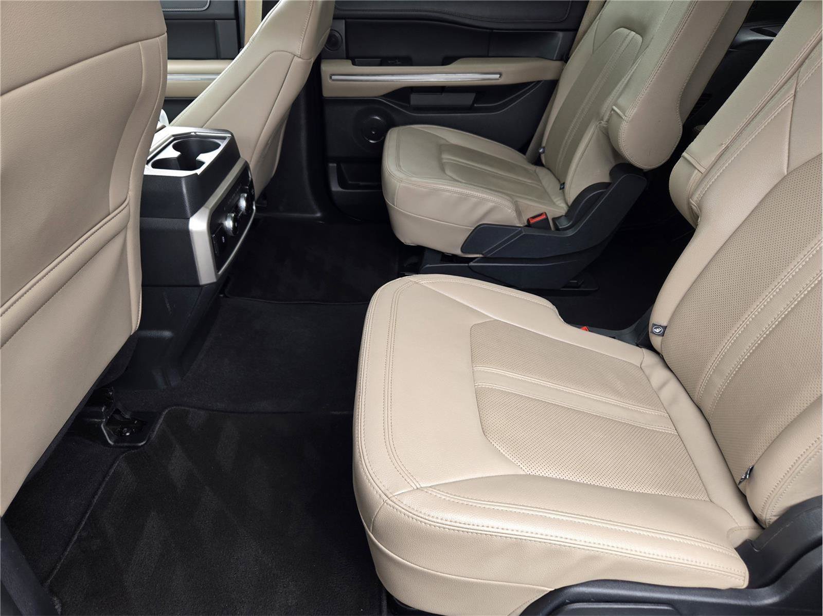 Certified 2024 Ford Expedition Limited AWD/4WD image 28